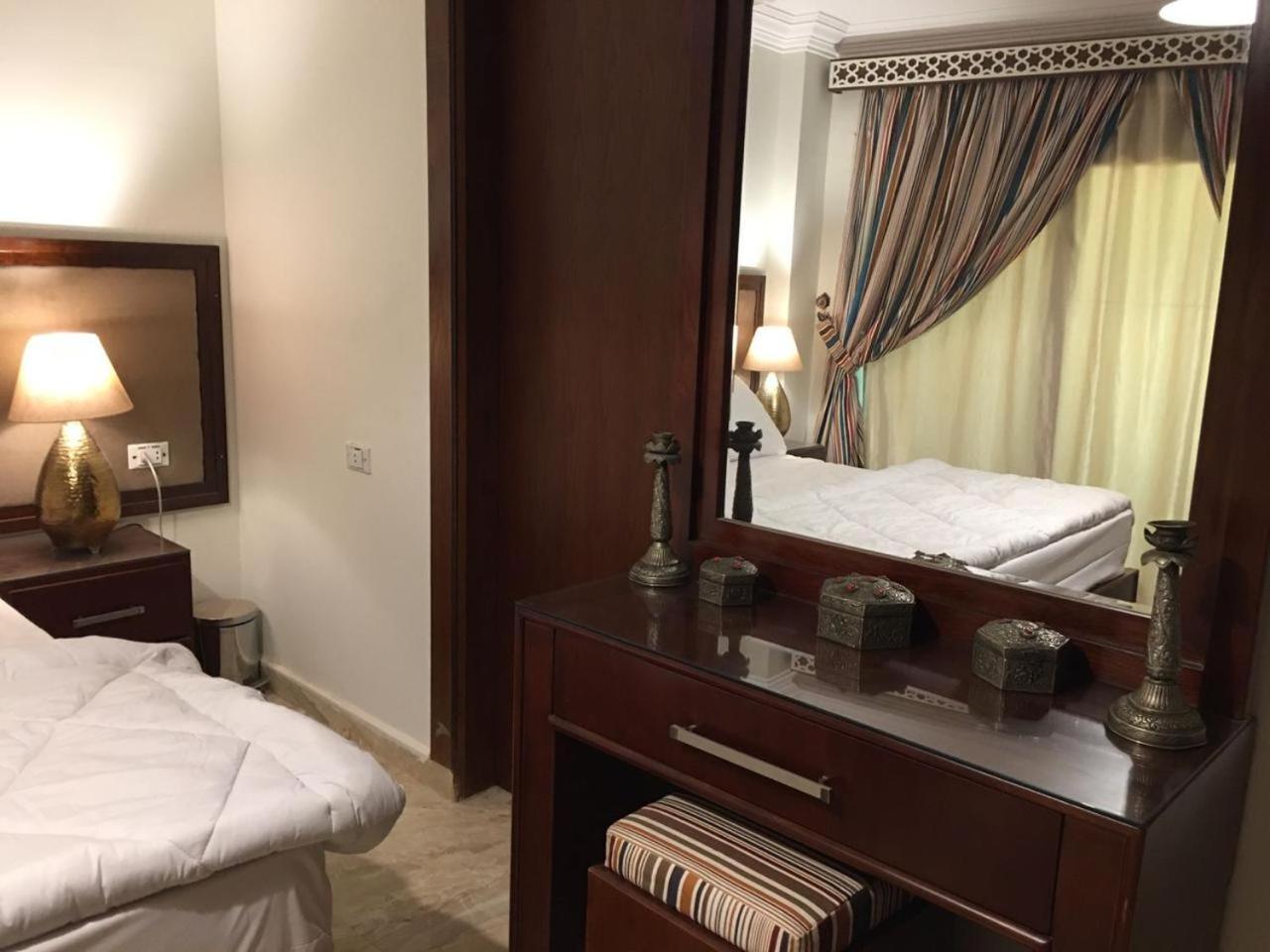 El Aida Pyramids View Hotel Kafret el-Gabal Eksteriør billede