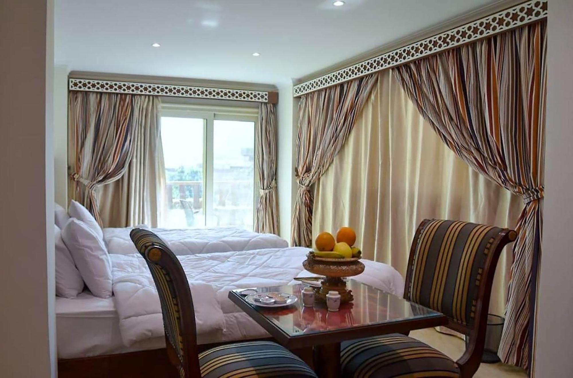 El Aida Pyramids View Hotel Kafret el-Gabal Eksteriør billede