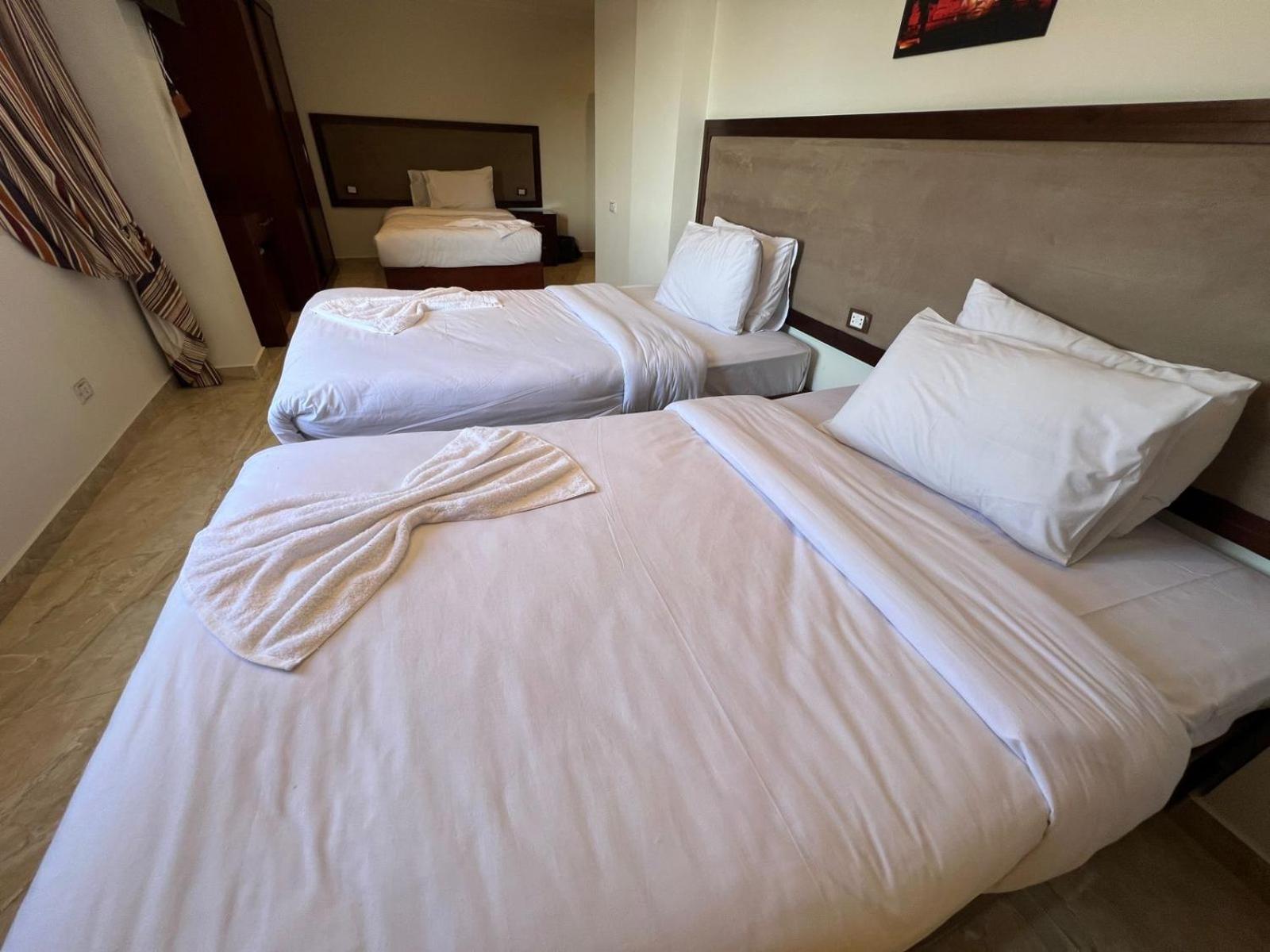 El Aida Pyramids View Hotel Kafret el-Gabal Eksteriør billede